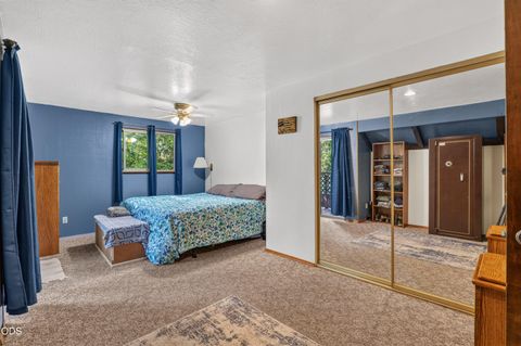 Tiny photo for 475 Penny Lane, Grants Pass, OR 97527 (MLS # 220224464)