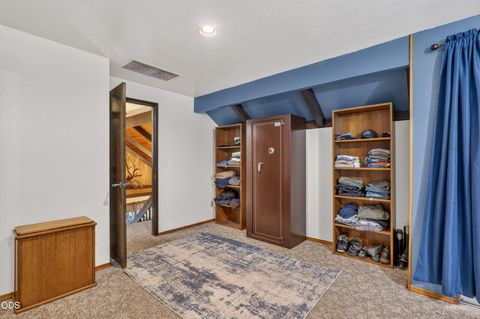Tiny photo for 475 Penny Lane, Grants Pass, OR 97527 (MLS # 220224464)