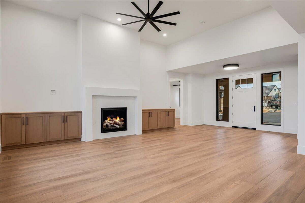 Discovery West Phase 4 - Residential