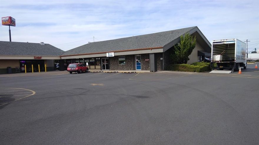 Join Grocery Outlet, Cinemark, US Postal Service, Cascade Pharmacy and others in this well-established Neighborhood Shopping Center in one of southern Oregon's fastest growing areas. Currently occupied by Habitat for Humanity ReStore this 3825 square foot stand along building has great visibility and plenty of parking.