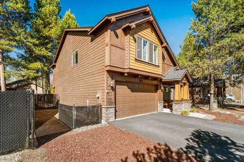 Tiny photo for 16569 Beesley Place, La Pine, OR 97739 (MLS # 220218719)