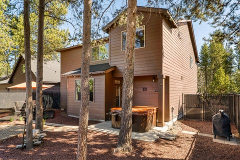 Tiny photo for 16569 Beesley Place, La Pine, OR 97739 (MLS # 220218719)