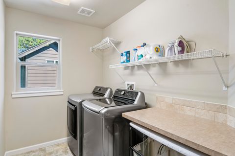 Tiny photo for 16569 Beesley Place, La Pine, OR 97739 (MLS # 220218719)