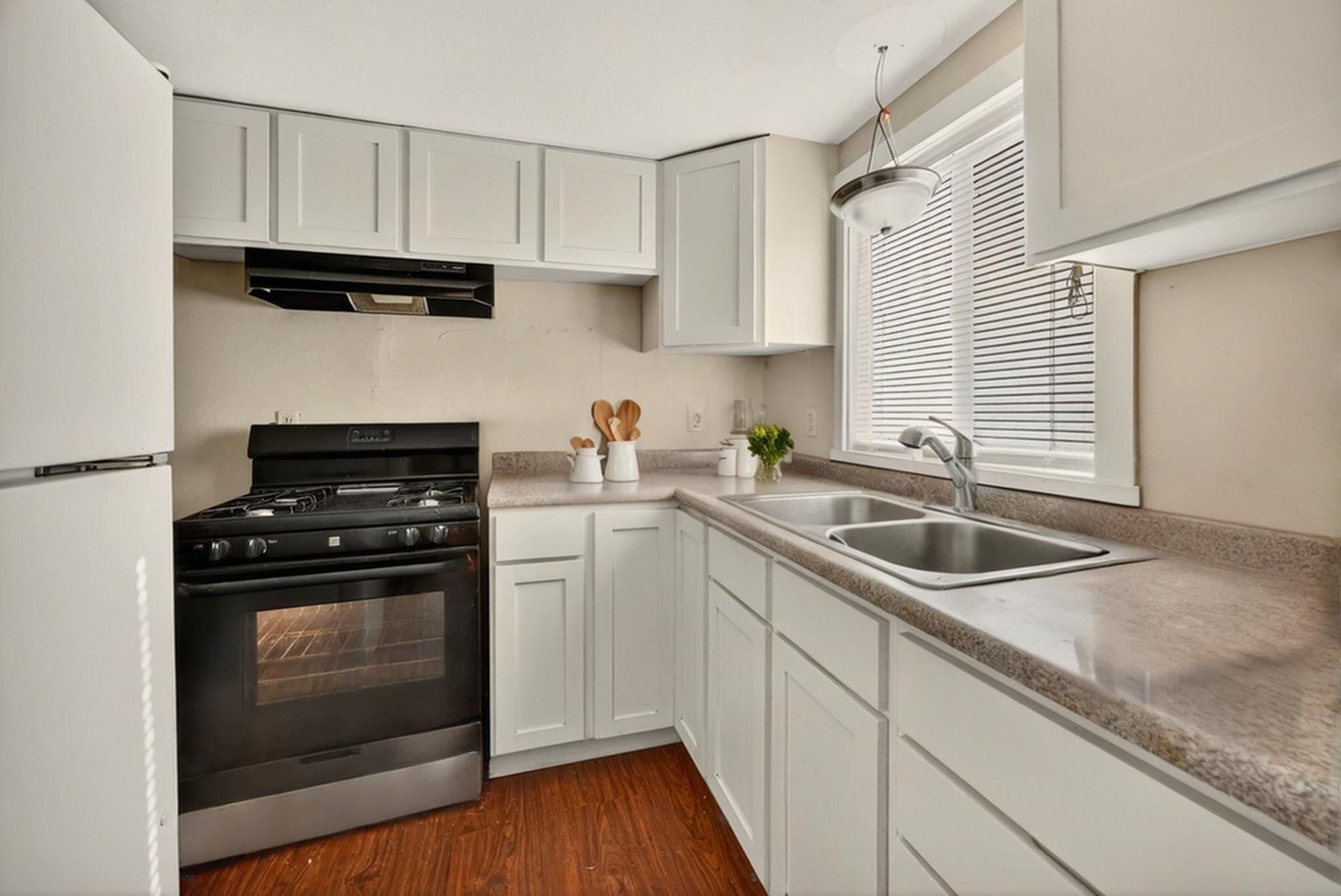 Laurelhurst Addition - Residential Income