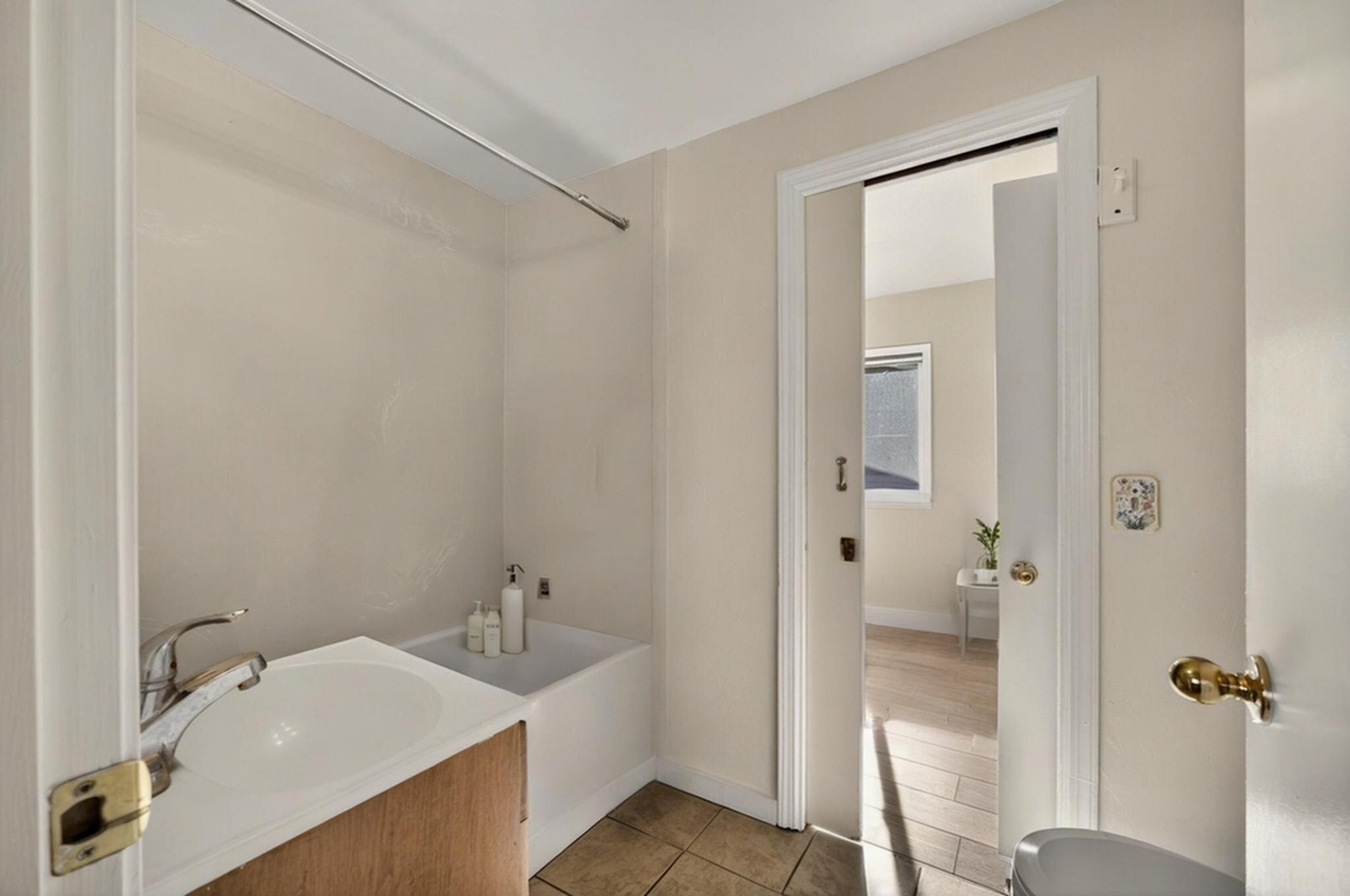 Laurelhurst Addition - Residential Income