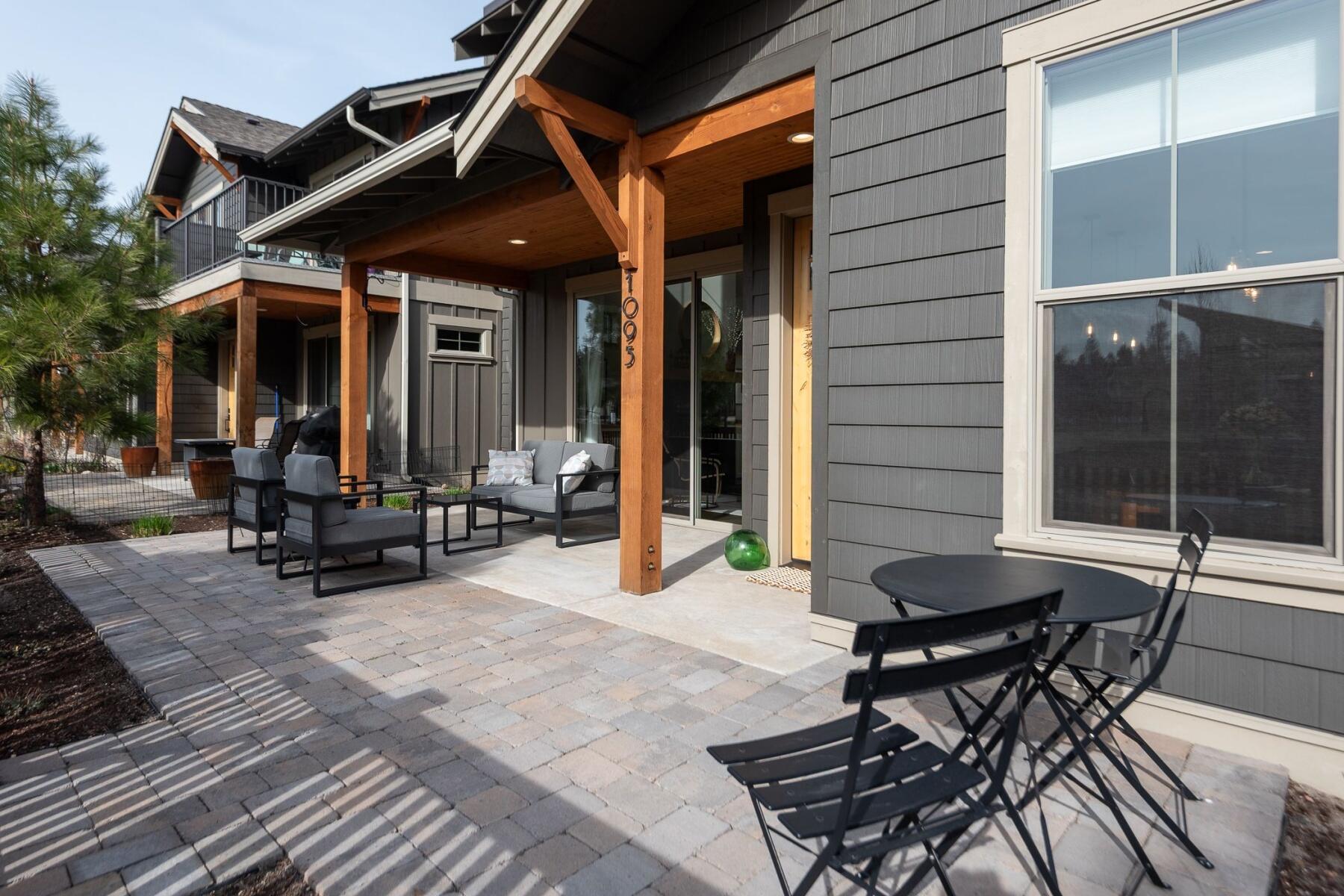 1095 N Lavender Lane