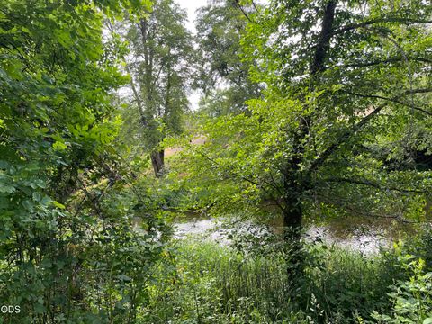 Tiny photo for 782 Covered Bridge Road, Rogue River, OR 97537 (MLS # 220222099)