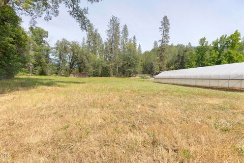 Tiny photo for 782 Covered Bridge Road, Rogue River, OR 97537 (MLS # 220222099)