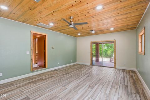 Tiny photo for 782 Covered Bridge Road, Rogue River, OR 97537 (MLS # 220222099)