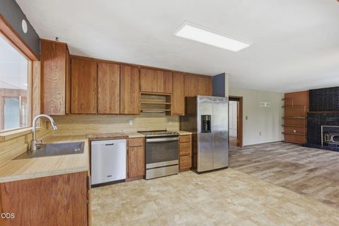 Tiny photo for 782 Covered Bridge Road, Rogue River, OR 97537 (MLS # 220222099)