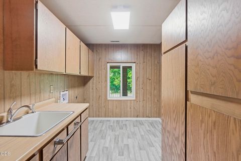 Tiny photo for 782 Covered Bridge Road, Rogue River, OR 97537 (MLS # 220222099)