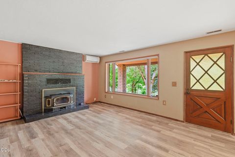 Tiny photo for 782 Covered Bridge Road, Rogue River, OR 97537 (MLS # 220222099)
