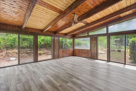 Tiny photo for 782 Covered Bridge Road, Rogue River, OR 97537 (MLS # 220222099)