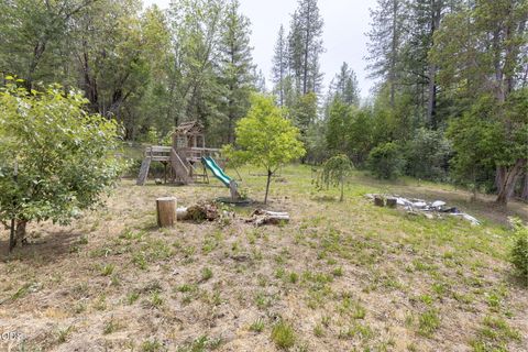 Tiny photo for 782 Covered Bridge Road, Rogue River, OR 97537 (MLS # 220222099)