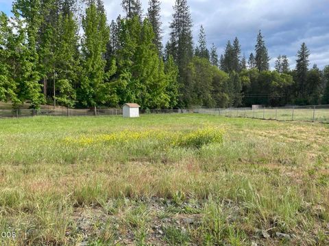 Tiny photo for 782 Covered Bridge Road, Rogue River, OR 97537 (MLS # 220222099)
