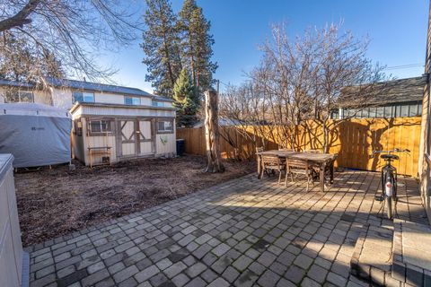 Tiny photo for 139 SE Roosevelt Avenue, Bend, OR 97702 (MLS # 220212963)