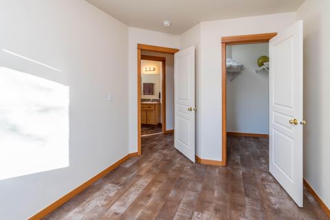 Tiny photo for 139 SE Roosevelt Avenue, Bend, OR 97702 (MLS # 220212963)