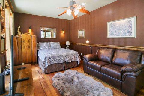 Tiny photo for 195 E E Street, Jacksonville, OR 97530 (MLS # 220212183)