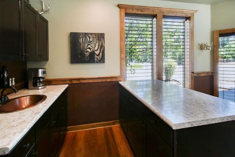 Tiny photo for 195 E E Street, Jacksonville, OR 97530 (MLS # 220212183)