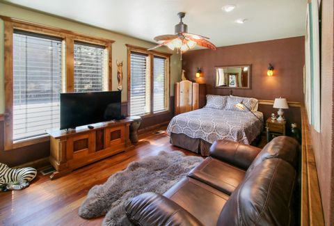 Tiny photo for 195 E E Street, Jacksonville, OR 97530 (MLS # 220212183)