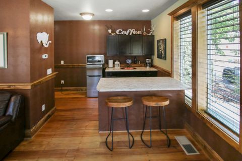 Tiny photo for 195 E E Street, Jacksonville, OR 97530 (MLS # 220212183)