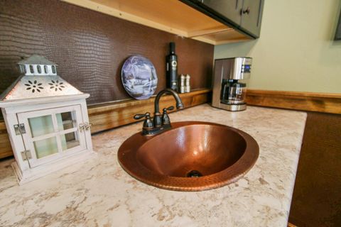 Tiny photo for 195 E E Street, Jacksonville, OR 97530 (MLS # 220212183)