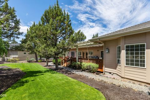 Tiny photo for 8280 Junco Court, Redmond, OR 97756 (MLS # 220222908)