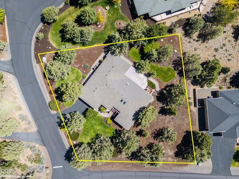 Tiny photo for 8280 Junco Court, Redmond, OR 97756 (MLS # 220222908)