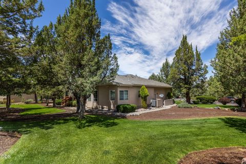 Tiny photo for 8280 Junco Court, Redmond, OR 97756 (MLS # 220222908)