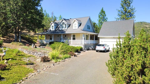 Tiny photo for 412 Country Court, Shady Cove, OR 97539 (MLS # 220225110)
