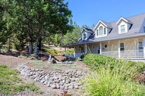 Tiny photo for 412 Country Court, Shady Cove, OR 97539 (MLS # 220225110)