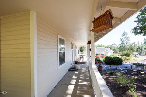 Tiny photo for 412 Country Court, Shady Cove, OR 97539 (MLS # 220225110)