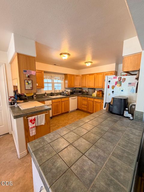 Tiny photo for 412 Country Court, Shady Cove, OR 97539 (MLS # 220225110)