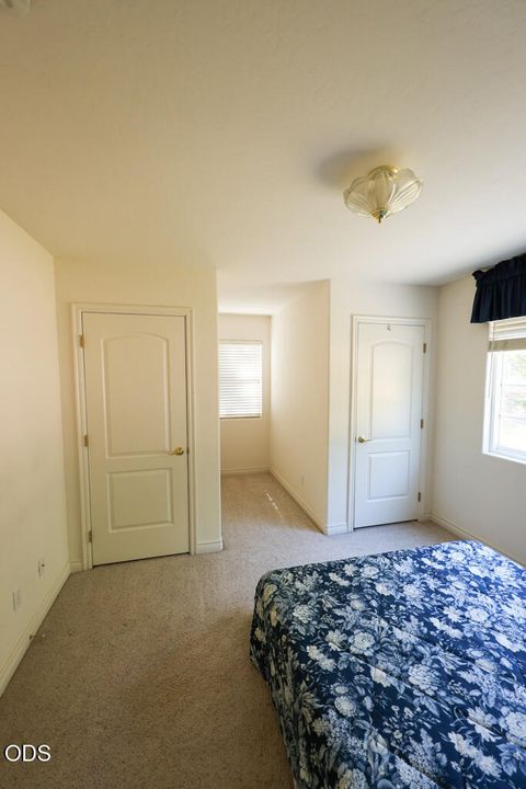 Tiny photo for 412 Country Court, Shady Cove, OR 97539 (MLS # 220225110)
