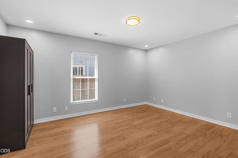 Tiny photo for 319 S Ivy Street, Medford, OR 97501 (MLS # 220223008)