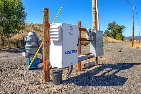 Tiny photo for 392 Del Fatti Lane, Klamath Falls, OR 97603 (MLS # 220212480)