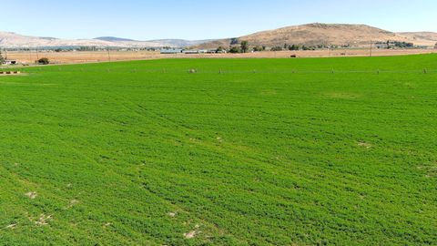 Tiny photo for 392 Del Fatti Lane, Klamath Falls, OR 97603 (MLS # 220212480)