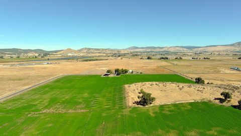 Tiny photo for 392 Del Fatti Lane, Klamath Falls, OR 97603 (MLS # 220212480)