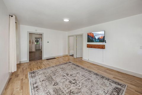 Tiny photo for 392 Del Fatti Lane, Klamath Falls, OR 97603 (MLS # 220212480)