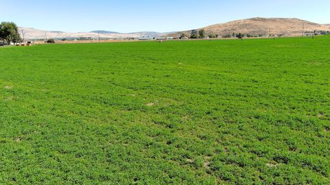 Tiny photo for 392 Del Fatti Lane, Klamath Falls, OR 97603 (MLS # 220212480)