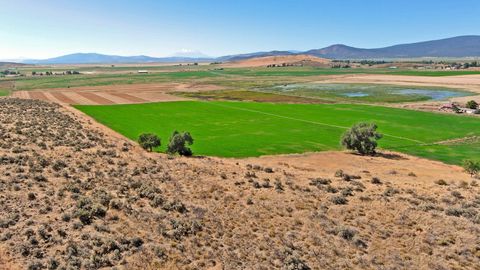 Tiny photo for 392 Del Fatti Lane, Klamath Falls, OR 97603 (MLS # 220212480)