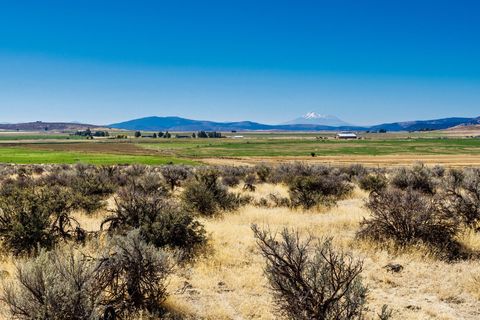 Tiny photo for 392 Del Fatti Lane, Klamath Falls, OR 97603 (MLS # 220212480)