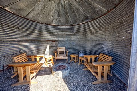 Tiny photo for 392 Del Fatti Lane, Klamath Falls, OR 97603 (MLS # 220212480)