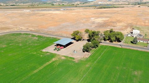 Tiny photo for 392 Del Fatti Lane, Klamath Falls, OR 97603 (MLS # 220212480)