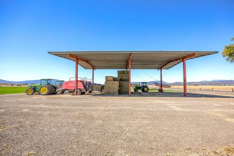 Tiny photo for 392 Del Fatti Lane, Klamath Falls, OR 97603 (MLS # 220212480)