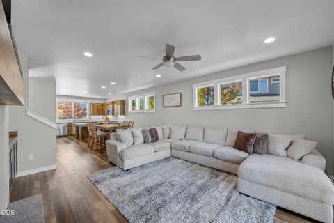 Tiny photo for 4395 SW 36th Street, Redmond, OR 97756 (MLS # 220229934)