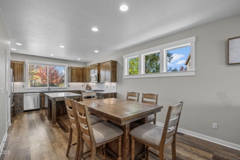 Tiny photo for 4395 SW 36th Street, Redmond, OR 97756 (MLS # 220229934)