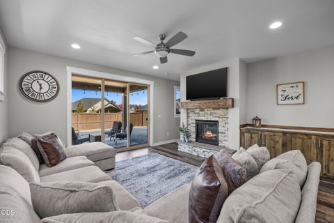 Tiny photo for 4395 SW 36th Street, Redmond, OR 97756 (MLS # 220229934)