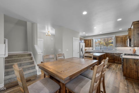 Tiny photo for 4395 SW 36th Street, Redmond, OR 97756 (MLS # 220229934)