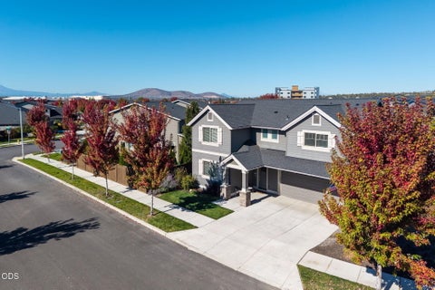 Tiny photo for 4395 SW 36th Street, Redmond, OR 97756 (MLS # 220229934)
